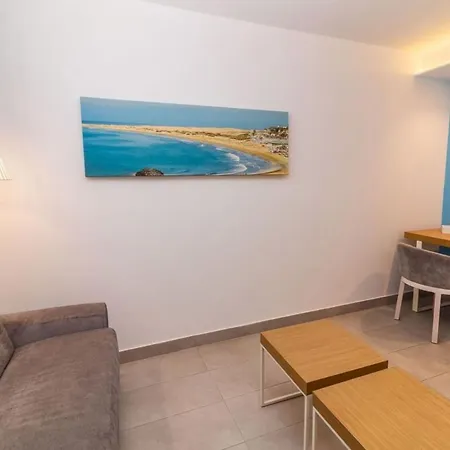 Lb Deluxe Pool View Room/half Board,wifi, Beach Apartment